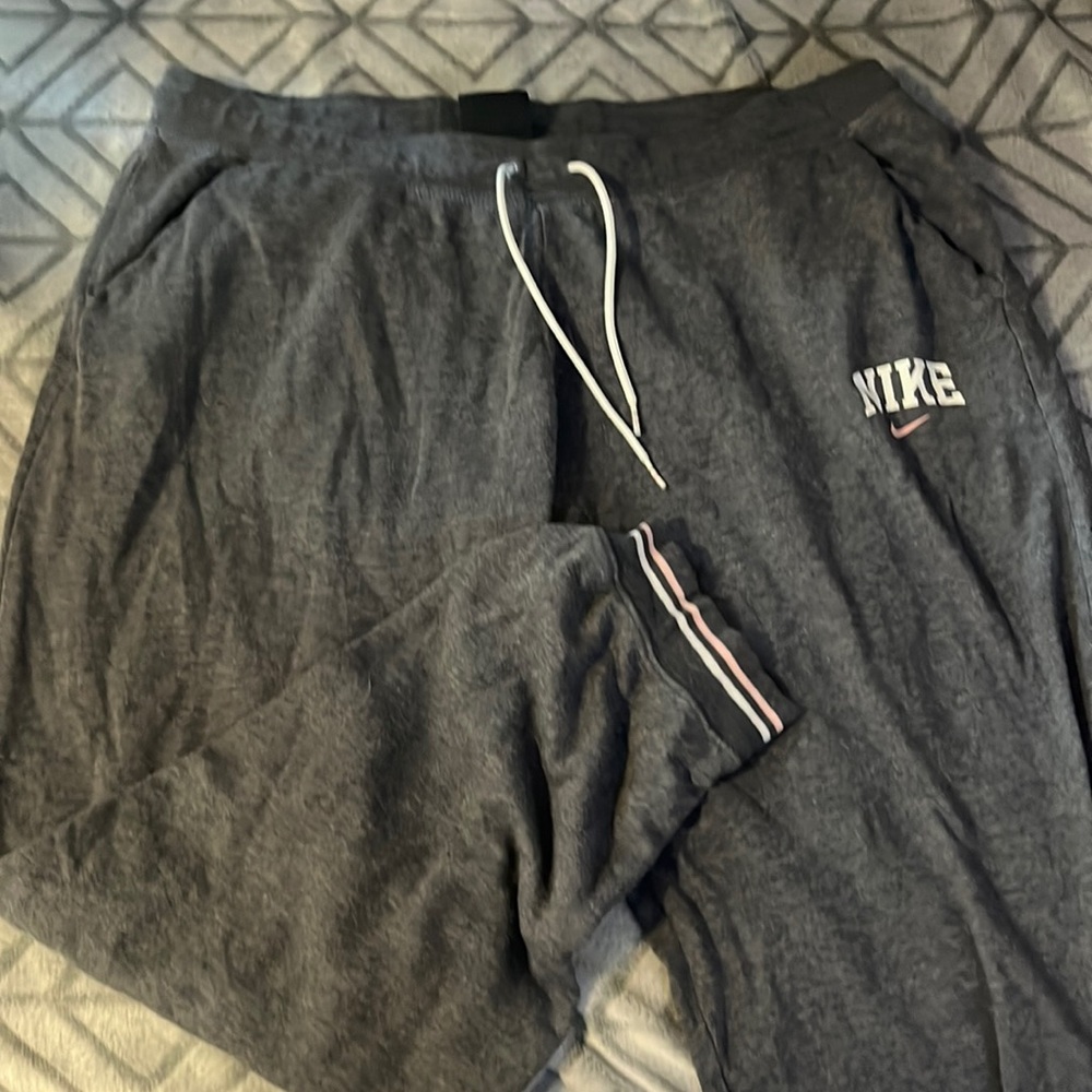 Nike sweatpants, Size XL.
